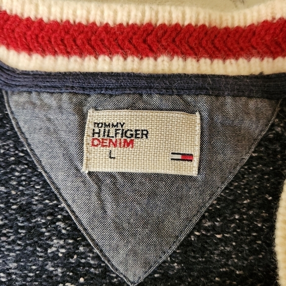 Tommy Hilfiger Sweater - Picture 9 of 9